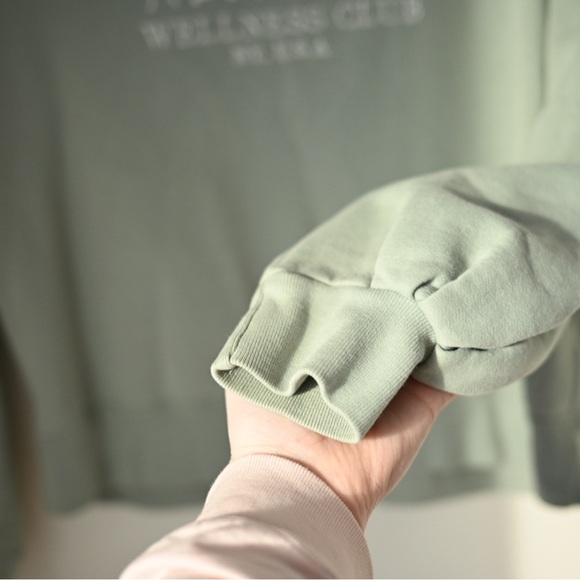 Abercrombie & Fitch Sage Green Sweatshirt Crewneck Size Small - Picture 6 of 9